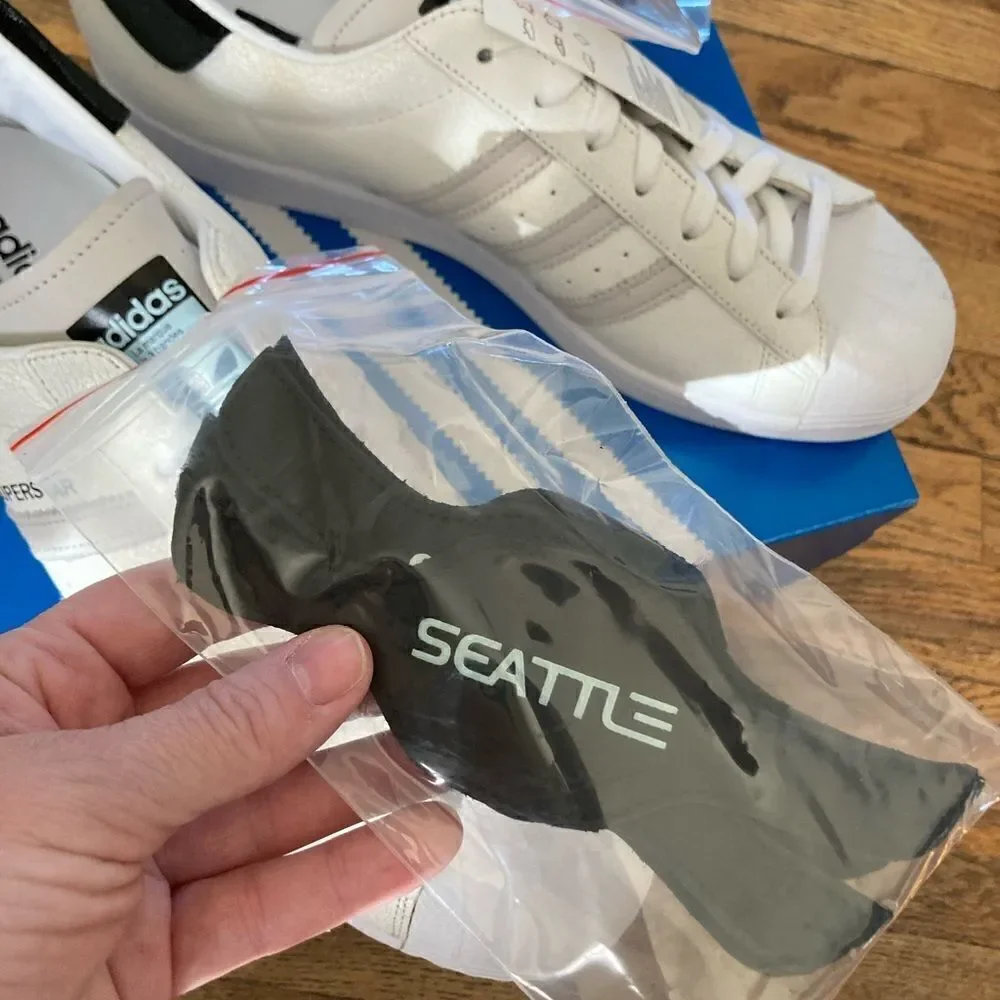 Adidas Originals Superstar City/JetSetter